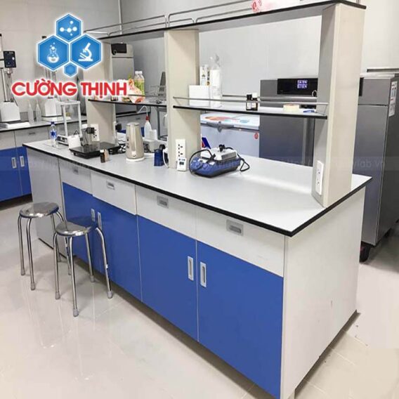 Bàn thí nghiệm có bồn rửa